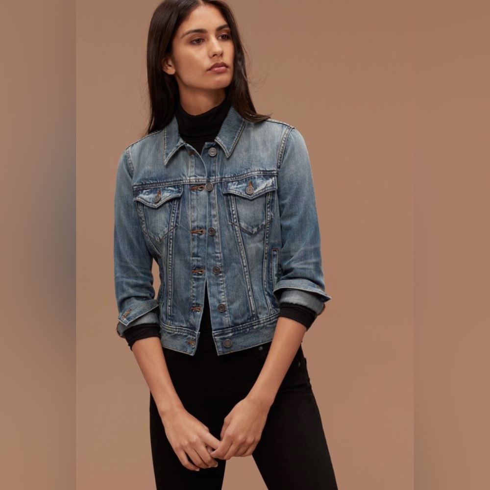Aritzia Talula Women’s Denim Jacket Vintage Wash, Size L